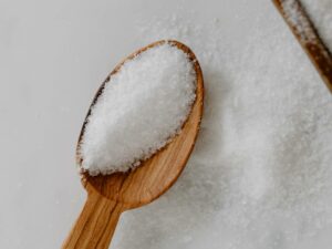 Erythritol in a spoon