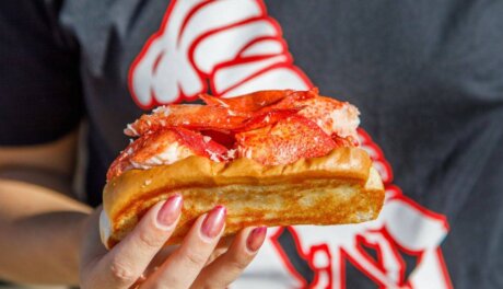 Cousins Maine Lobster food truck serving lobster rolls during Texas tour, showcasing retail ready seafood and supplier expansion strategy